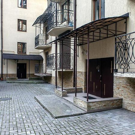 Apartamenty On Kryvonosa Leópolis Exterior foto